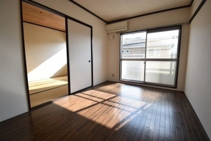 三宝ハイツ A棟202の居間