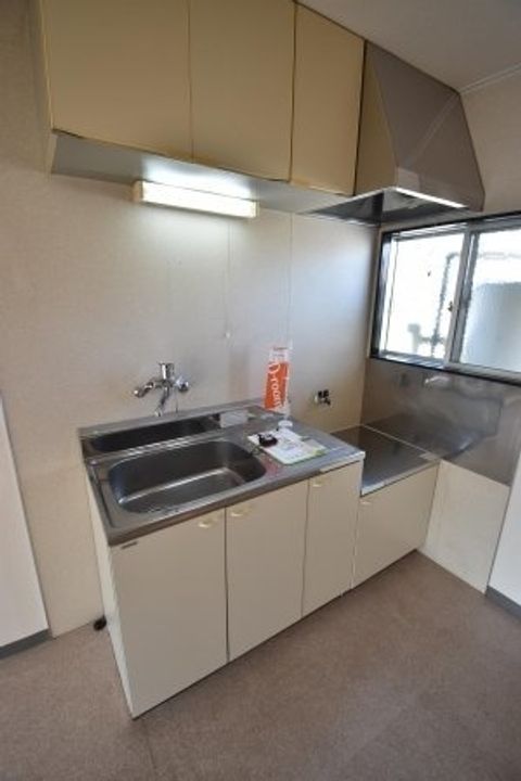 三宝ハイツ A棟202のキッチン