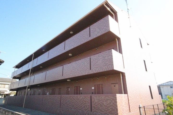 シャンドゥエピナール201の外観