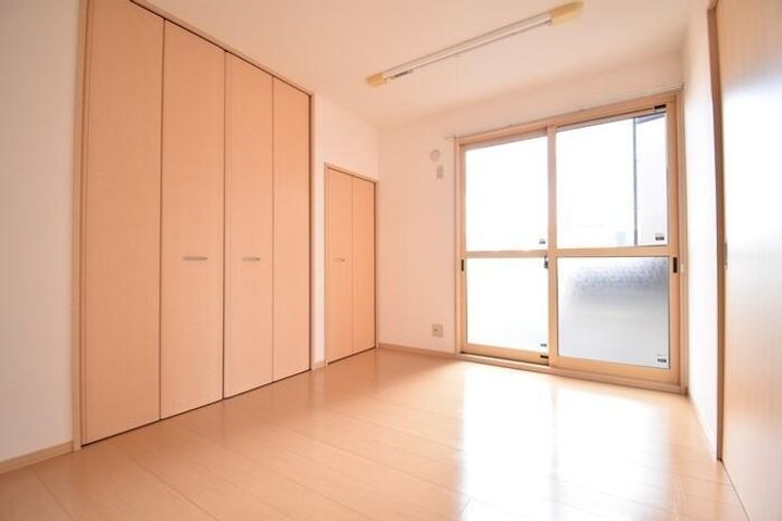 フローラルガーデン土器東103の居間