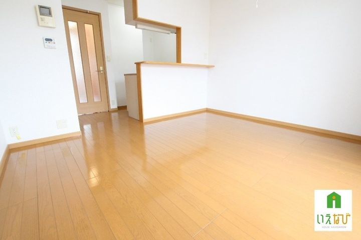 ロイヤルスクウェア 一宮Ⅰ201の居間