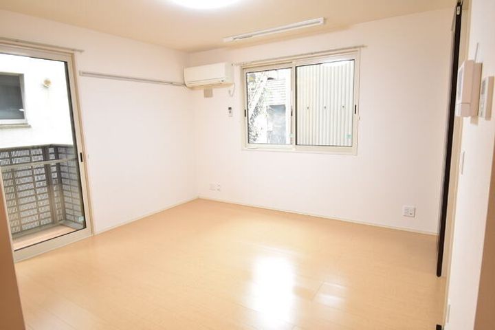 メゾン室町101の居間