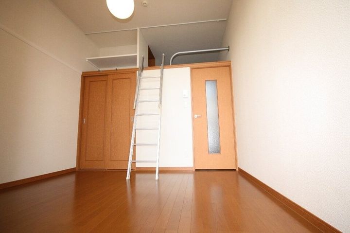 レオパレス志度111の居間