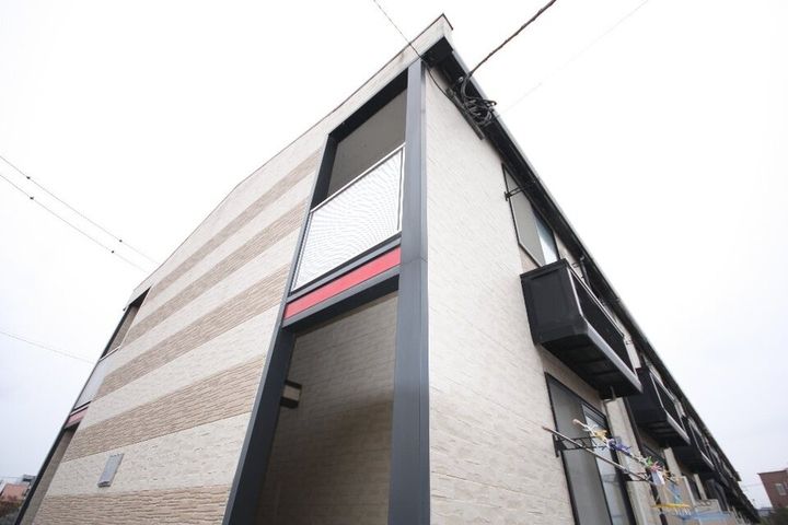 レオパレスルイーズ坂出107の外観