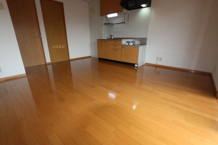 ツインハーモニーB棟202の居間