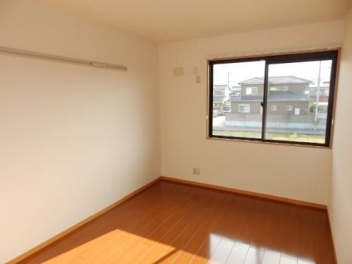 イースト・16 C棟205の寝室