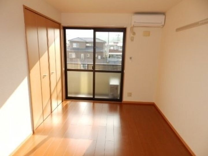 イースト・16 C棟205の居間