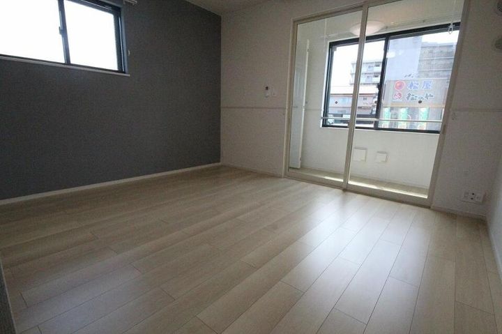 メゾフォルテ松島101の居間