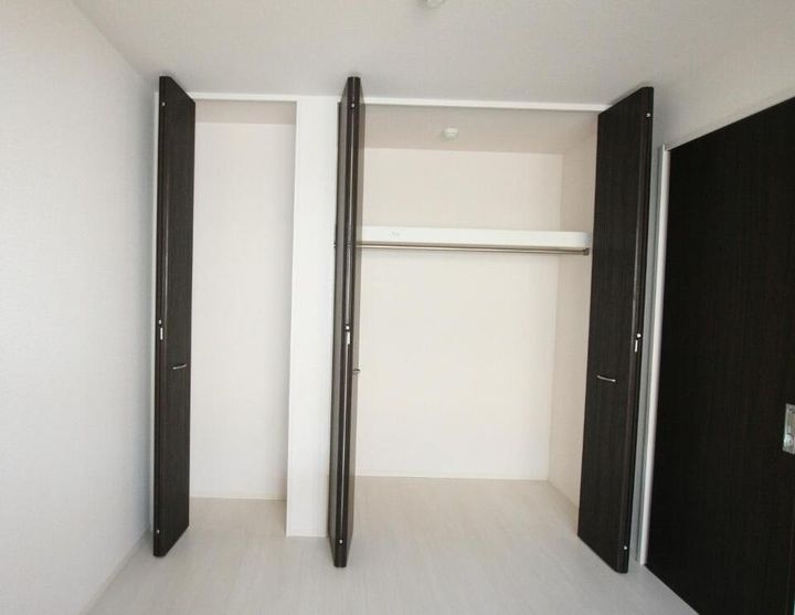 ラナ マラキ B棟101の居間