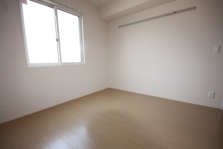 オネスト上林 B棟105の寝室