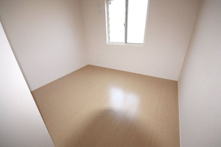 オネスト上林 B棟105の寝室