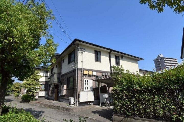リビングタウン宇多津東 C棟102の外観