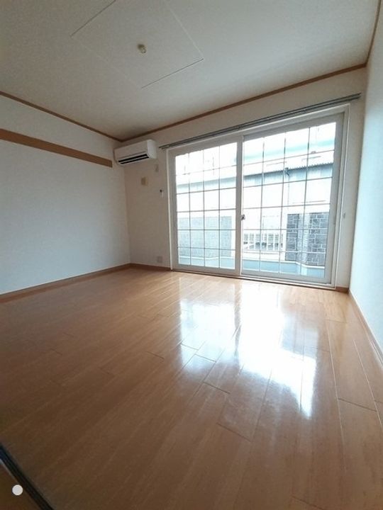 メゾンリゾナーレコトブキⅢ B101の居間