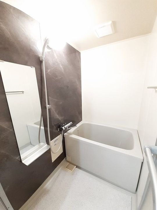 アンソレイエ B101の風呂