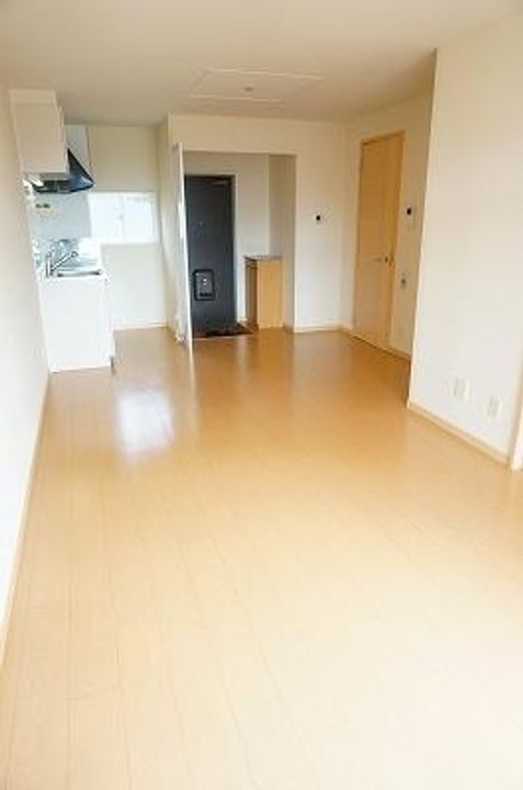 エルディム トミダ103の居間