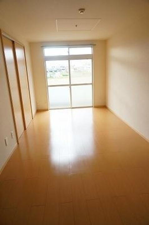 エルディム トミダ103の居間