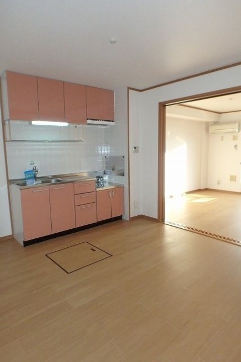 スマイルハウス103の居間