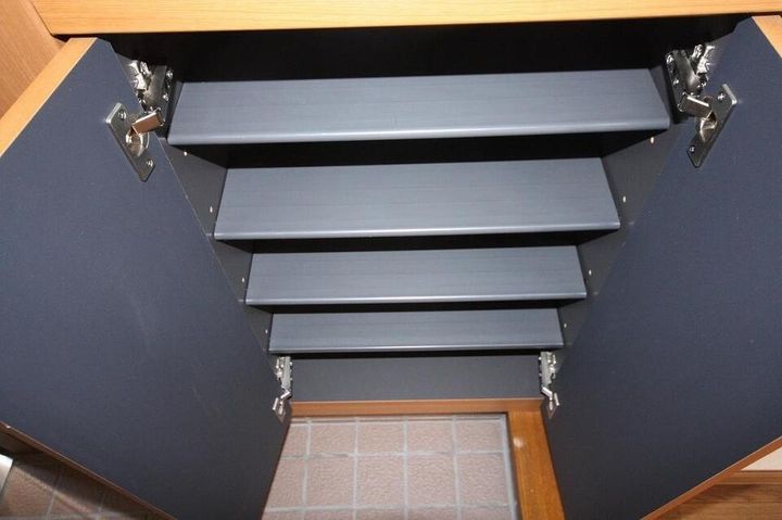 リーヴメゾン北館D102の玄関