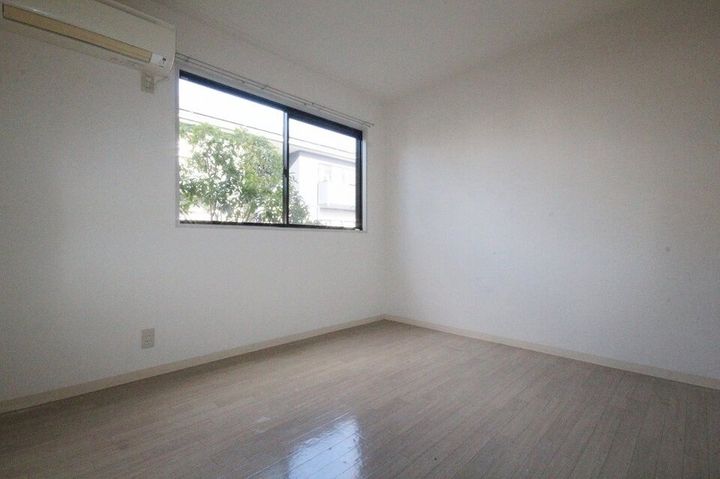 コートMT H館101の内装