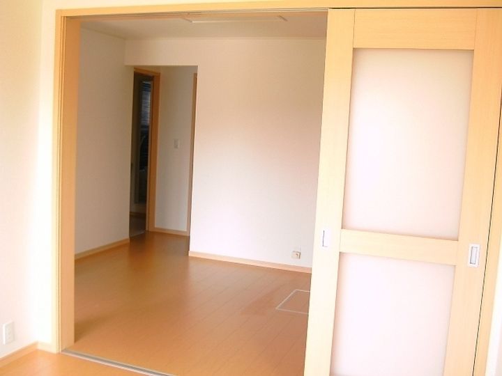 ニューエレガント藤 A103の居間