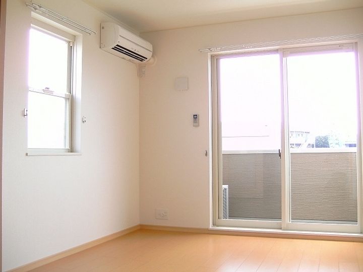 ニューエレガント藤 A103の居間