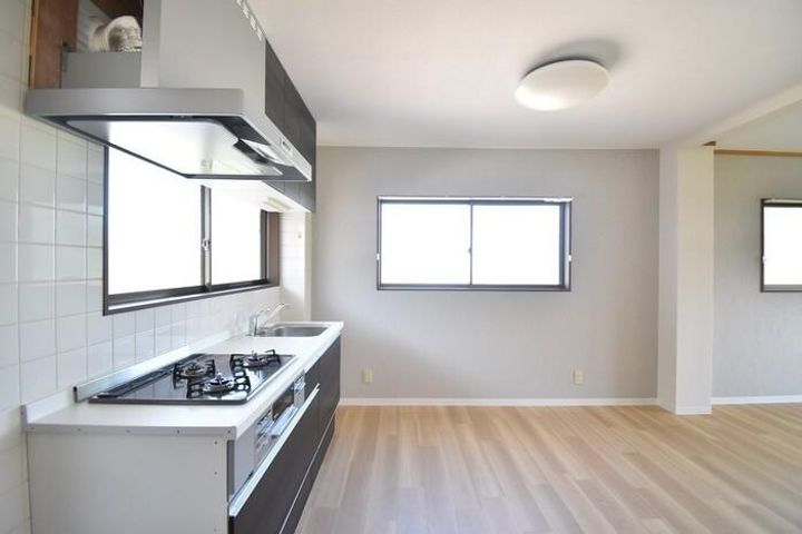 ハイツ・タイチ Ⅱ棟2-1の居間