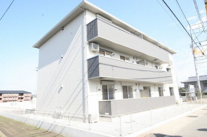ユニヴェール G棟202の外観