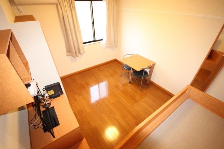 レオパレスアイアイ105の居間