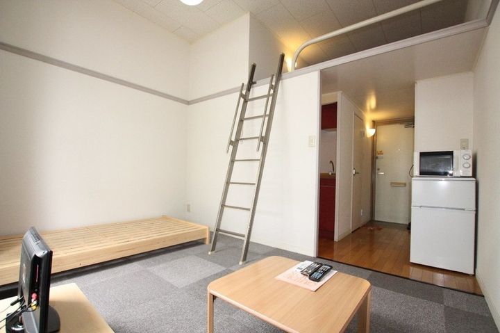 レオパレスさくら109の居間