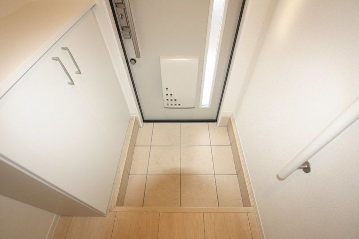 プロヌーブいつわ101の玄関