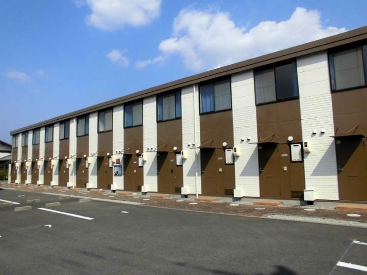 レオパレスクール106の外観