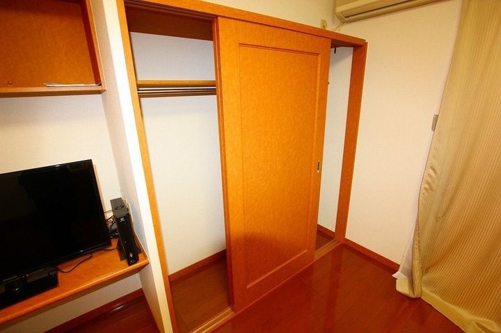 レオパレスニュー屋島104の内装