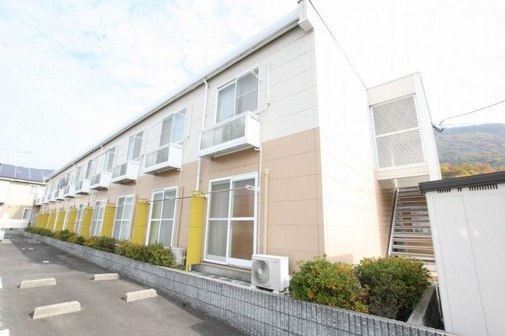 レオパレスニュー屋島104の外観