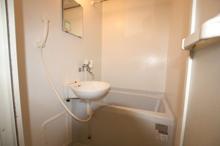 レオパレスワイドフォレスト201の風呂