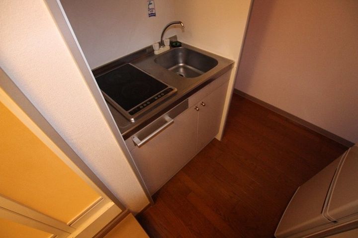 レオパレス栗林304のキッチン
