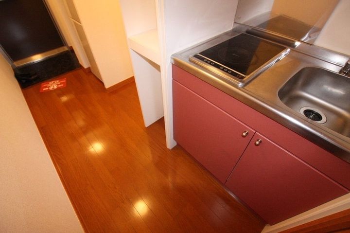 レオパレスキュルティ上林206のキッチン