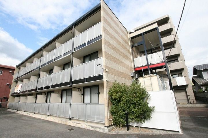 レオパレスアリシア303の外観