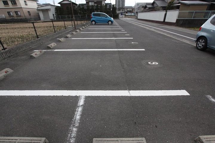 レオパレスVinghtSix103の周辺