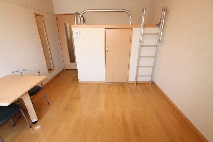 レオネクスト東大浜3101の居間