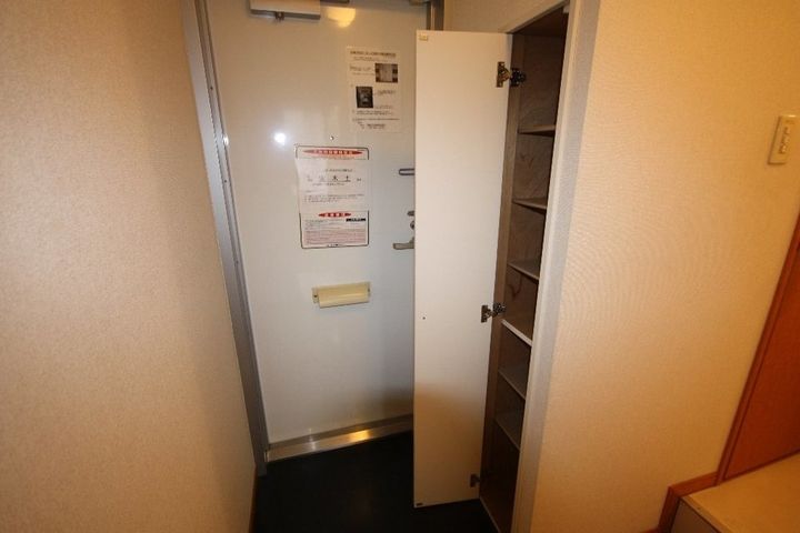 レオパレスサンシャイン26204の玄関