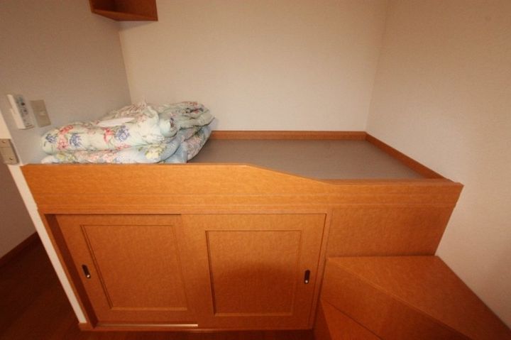 レオパレスKIRAKU206の寝室