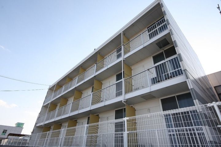 レオパレスラポール松福302の外観