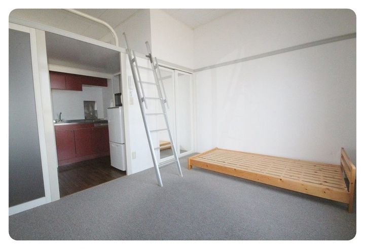 レオパレスラポール松福302の居間