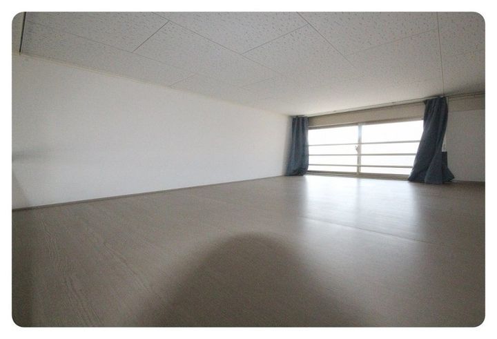 レオパレスラポール松福302の寝室