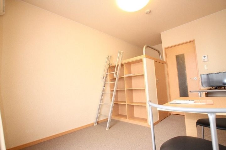 レオパレスサンサン木の実303の居間