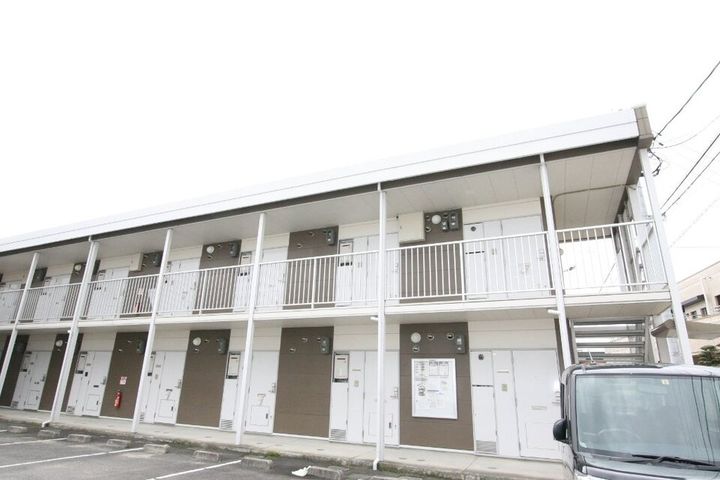 レオパレスBIG STONE210の外観