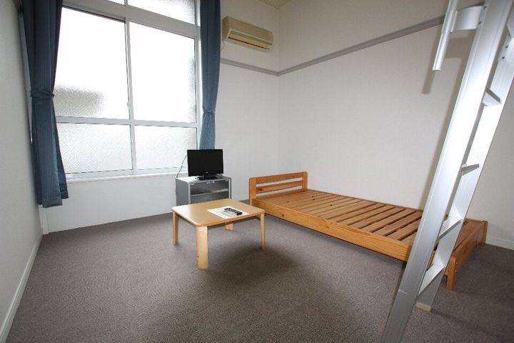 レオパレス川島109の居間