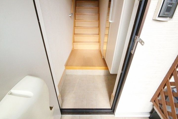 ザ・グローブ203の玄関