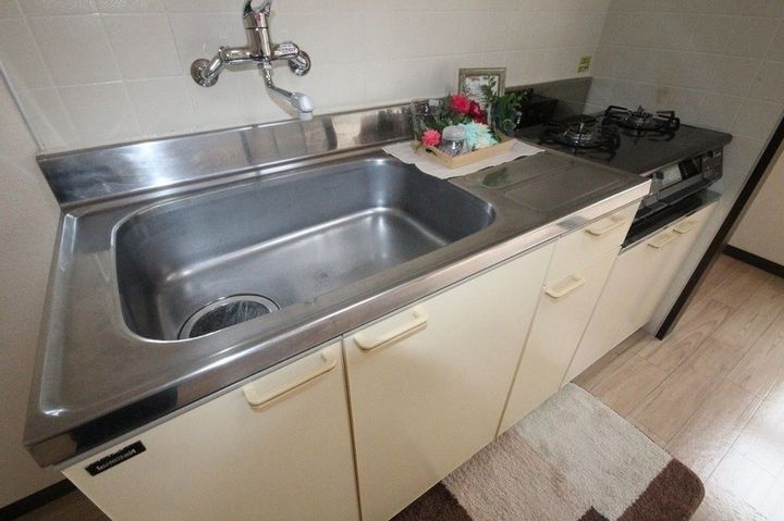 屋島フレグランス A棟103のキッチン