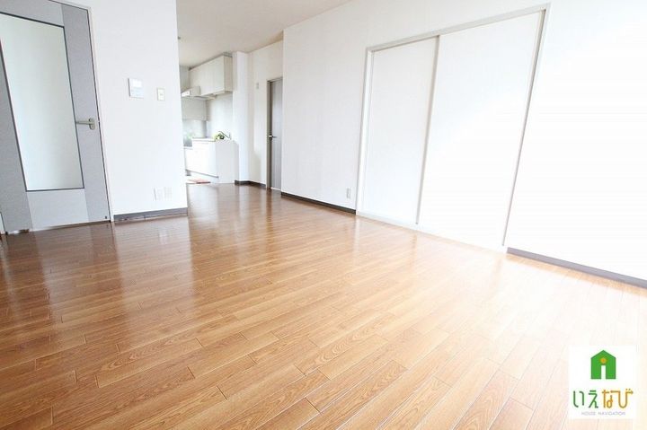 フレグランスKOZAI B棟202の居間